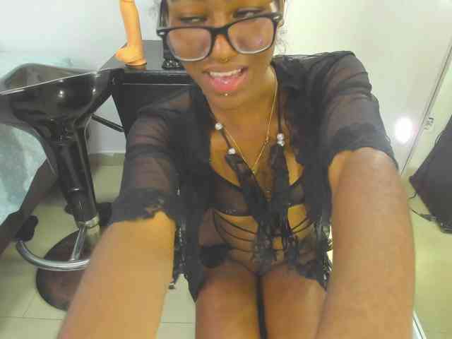 Zoee-Lane webcam