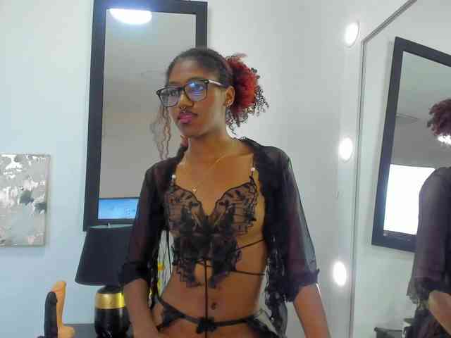 Zoee-Lane webcam