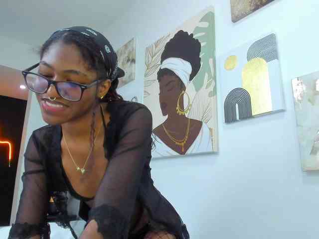 Zoee-Lane webcam