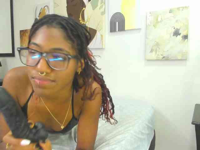Zoee-Lane webcam