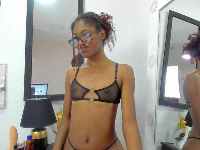 Zoee-Lane webcam