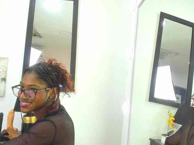 Zoee-Lane webcam