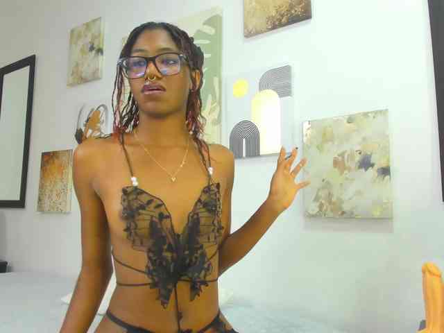 Zoee-Lane webcam