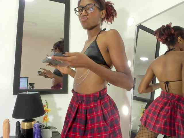 Zoee-Lane webcam