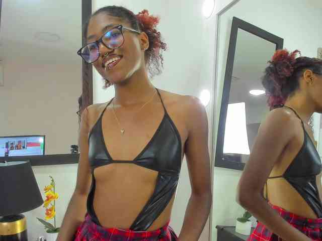 Zoee-Lane webcam