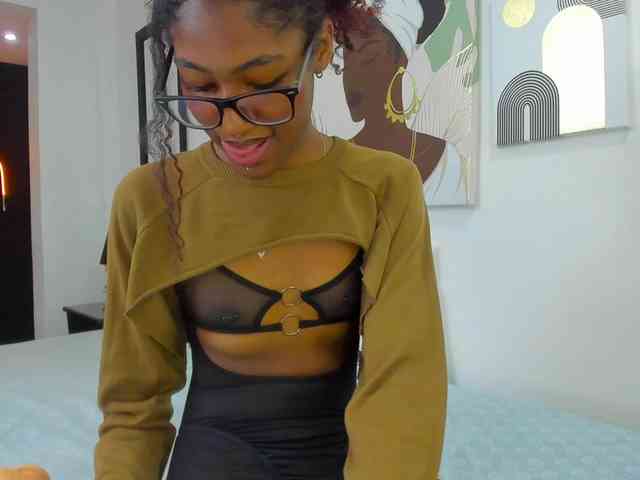 Zoee-Lane webcam