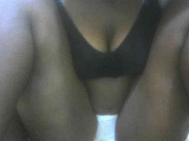Prettybooty1 webcam