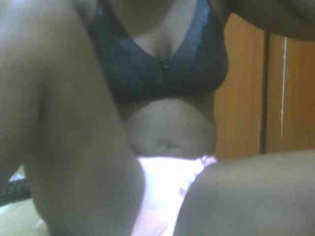 Prettybooty1 webcam