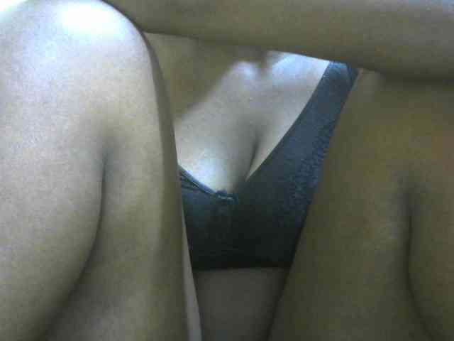 Prettybooty1 webcam