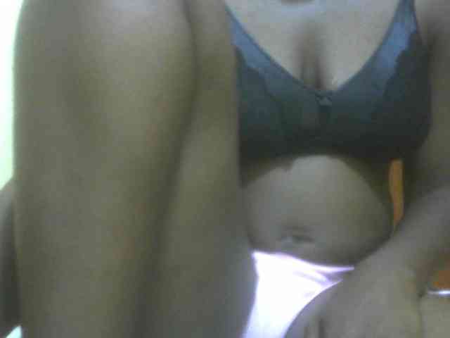 Prettybooty1 webcam