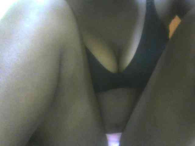 Prettybooty1 webcam