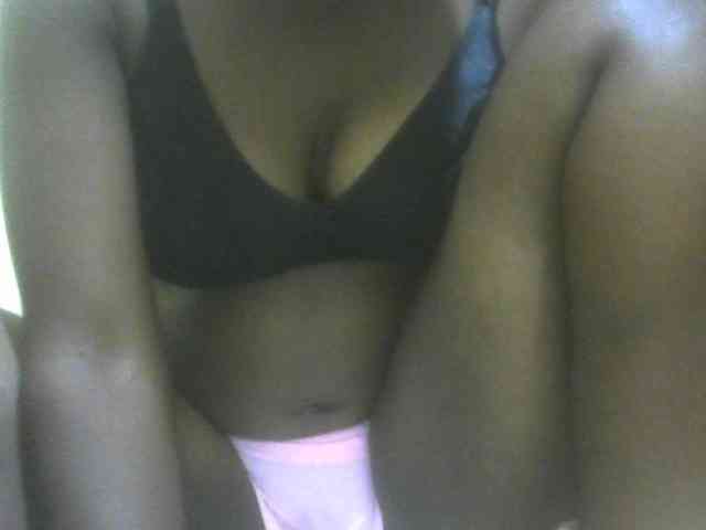 Prettybooty1 webcam
