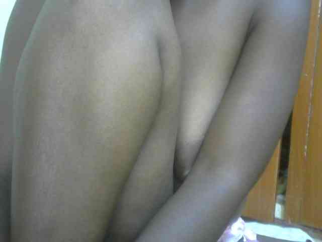 Prettybooty1 webcam