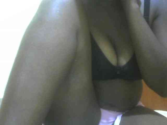 Prettybooty1 webcam