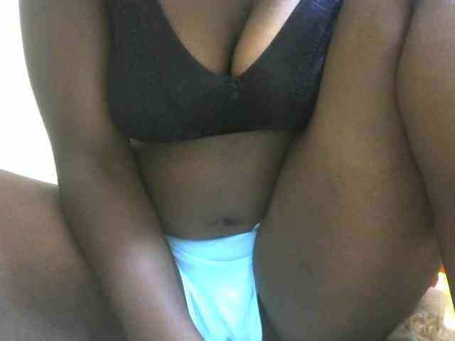 Prettybooty1 webcam