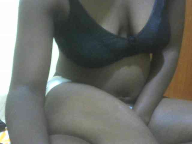 Prettybooty1 webcam