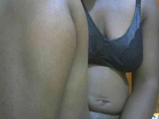 Prettybooty1 webcam