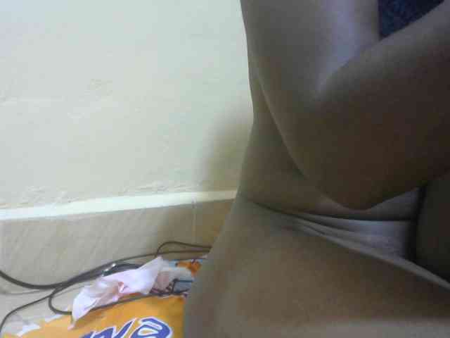Prettybooty1 webcam