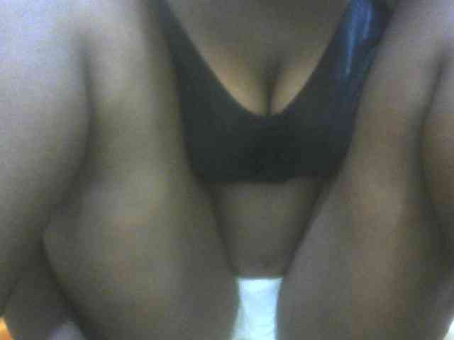 Prettybooty1 webcam
