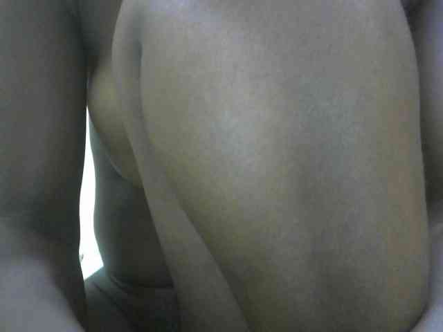 Prettybooty1 webcam