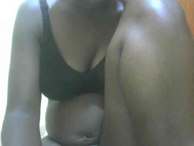 Prettybooty1 webcam