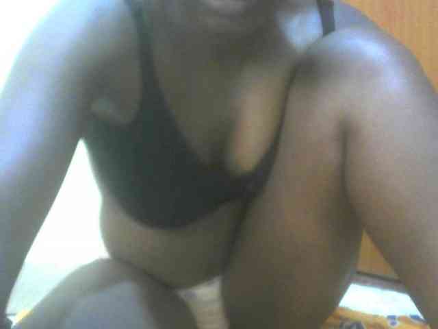 Prettybooty1 webcam
