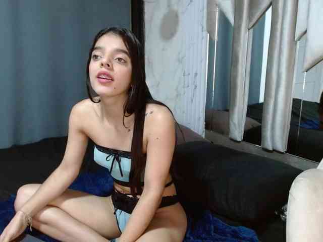 thaliaaparkerr webcam