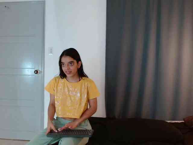 thaliaaparkerr webcam