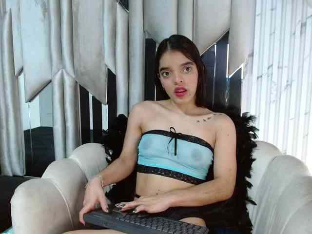 thaliaaparkerr webcam