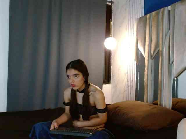 thaliaaparkerr webcam