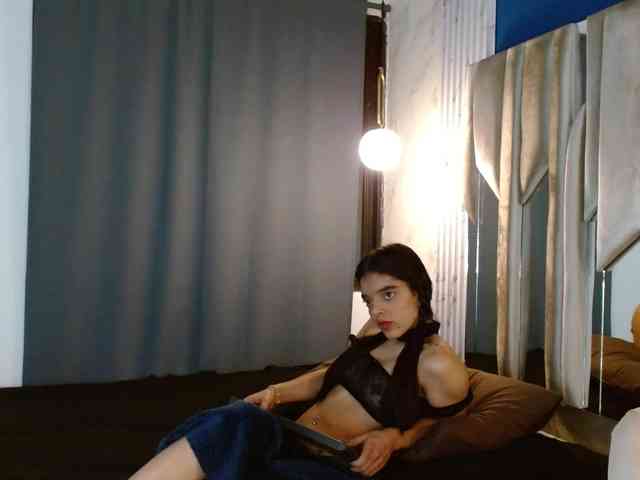 thaliaaparkerr webcam