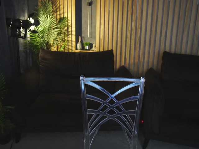 LunaLicks's BongaCams show and profile