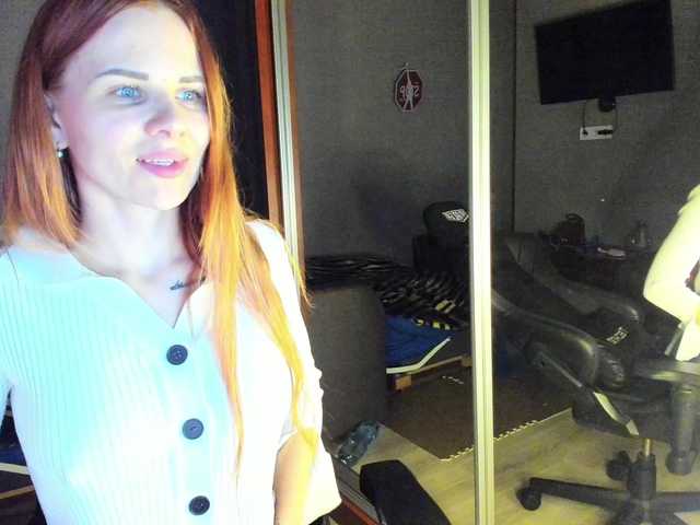 LunaLicks's BongaCams show and profile