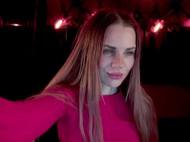 LunaLicks's BongaCams show and profile