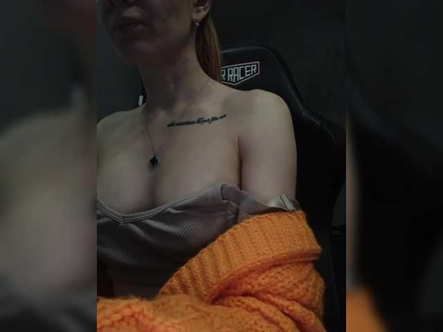 LunaLicks's BongaCams show and profile