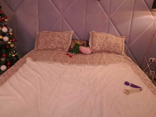 LunaLicks's BongaCams show and profile