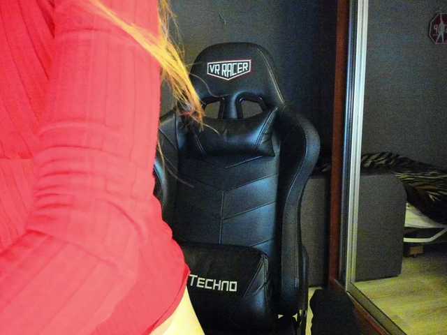 LunaLicks's BongaCams show and profile