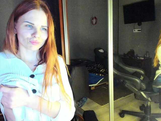 LunaLicks's BongaCams show and profile