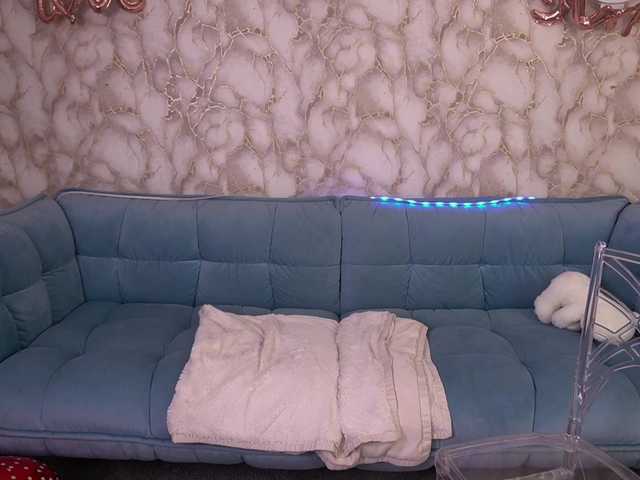 LunaLicks's BongaCams show and profile