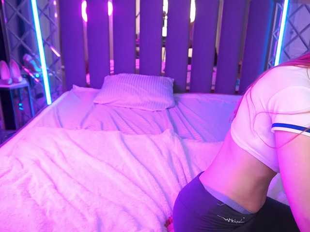 LunaLicks's BongaCams show and profile