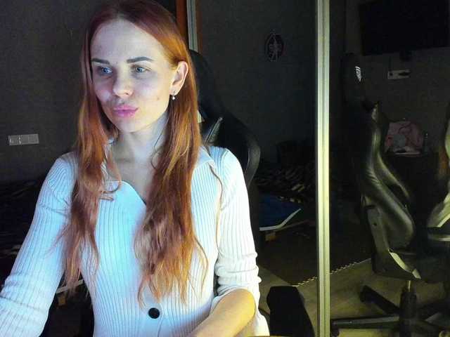 LunaLicks's BongaCams show and profile