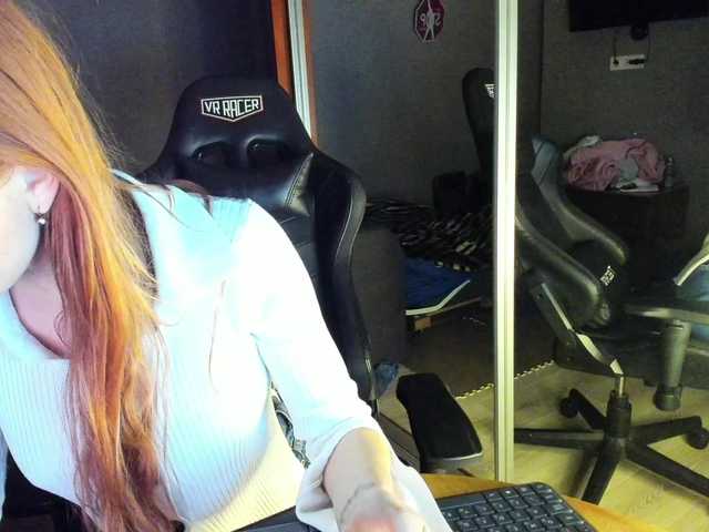 LunaLicks's BongaCams show and profile