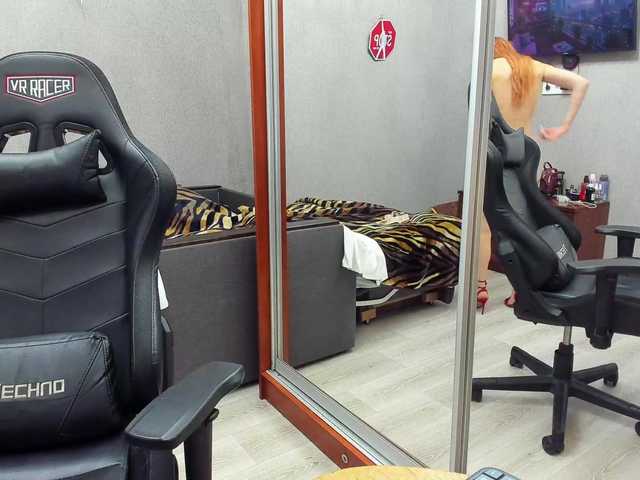 LunaLicks's BongaCams show and profile