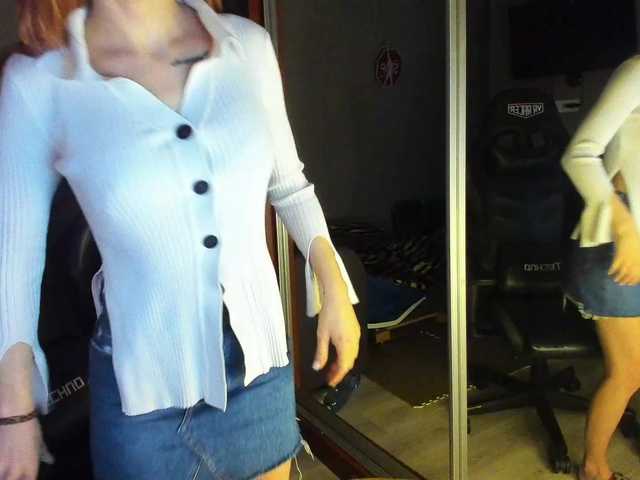 LunaLicks's BongaCams show and profile