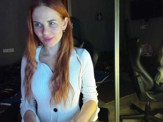 LunaLicks's BongaCams show and profile