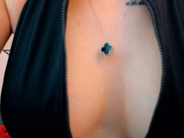 LunaLicks's BongaCams show and profile