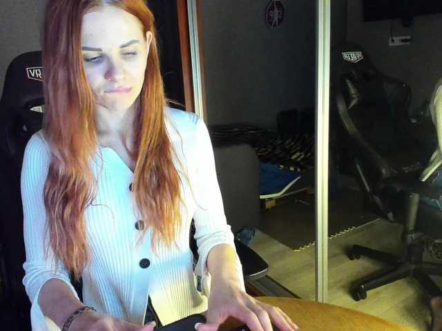 LunaLicks's BongaCams show and profile