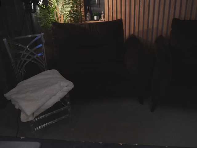 LunaLicks's BongaCams show and profile