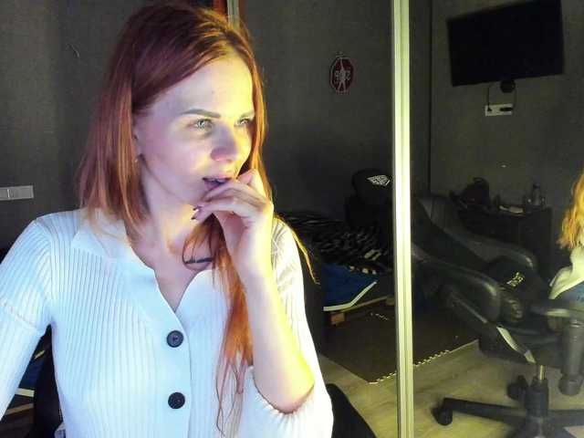 LunaLicks's BongaCams show and profile