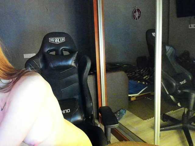 LunaLicks's BongaCams show and profile